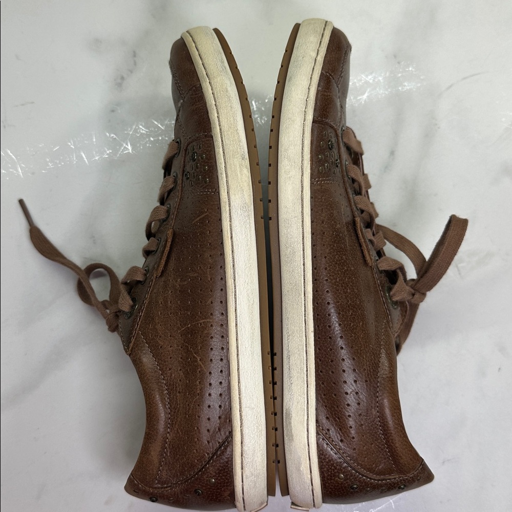 Taos Footwear Freedom Distressed Brown Leather Sneakers, Studded Accents, 8.5 - Picture 4 of 15
